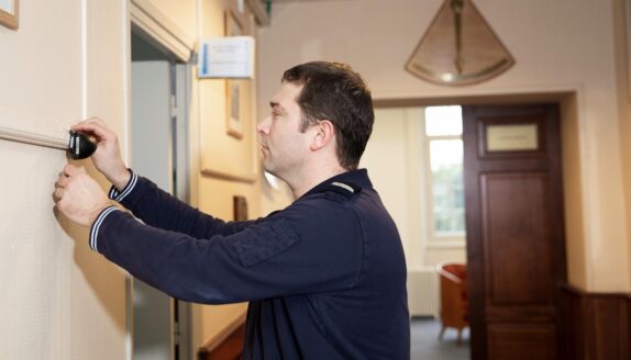 Mesures d&rsquo;activit&eacute; volumique du radon dans les b&acirc;timents, investigations compl&eacute;mentaires &ndash; identification des sources, voies d&rsquo;entr&eacute;e et voies de transfert &ndash; N2